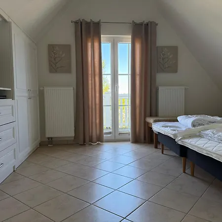 Reethaus Sonnenwiese, Haus Am Mit Eingezaeuntem Garten, Hunde Herzlich Willkommen Glowe