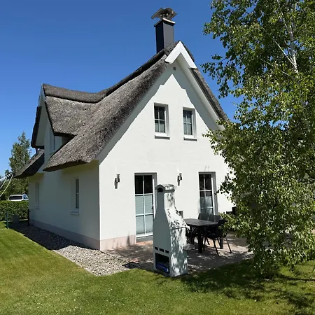 Reethaus Sonnenwiese, Haus Am Mit Eingezaeuntem Garten, Hunde Herzlich Willkommen Glowe